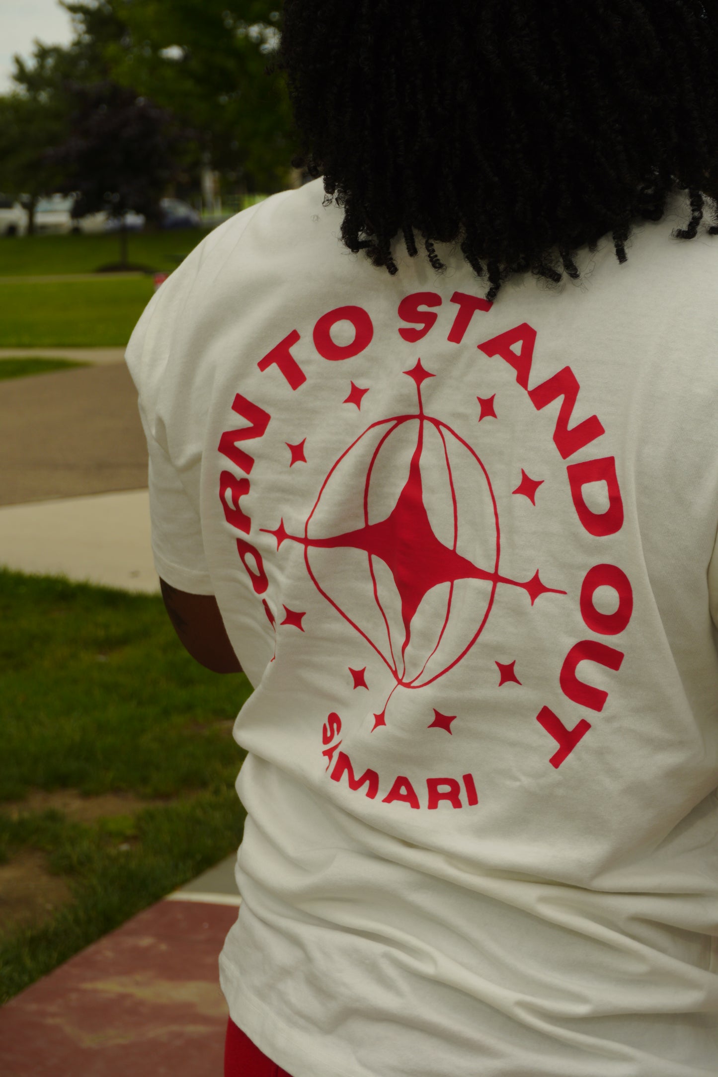 BORN TO STAND OUT TEE🤍